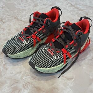 Nike LeBron Witness VII Men's Athletic Shoes - Bright Crimson Alligator